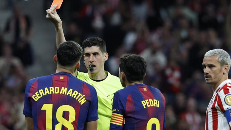 لجنة الحكام تبرر إلغاء طرد جيرارد مارتن أمام أتلتيكو