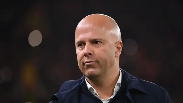 سلوت: ليفربول يعاني أزمة ثقة قبل صدام باريس