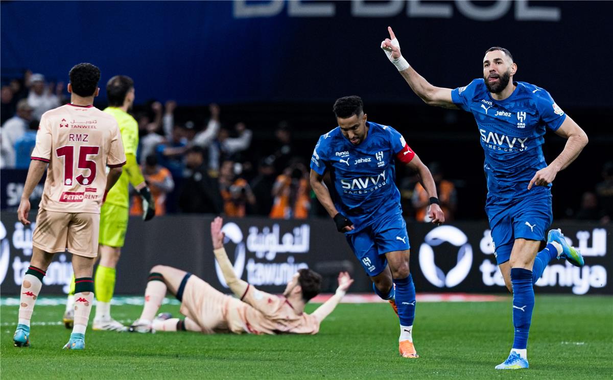 ترتيب هدافي الدوري السعودي بعد هاتريك بنزيما أمام الخلود