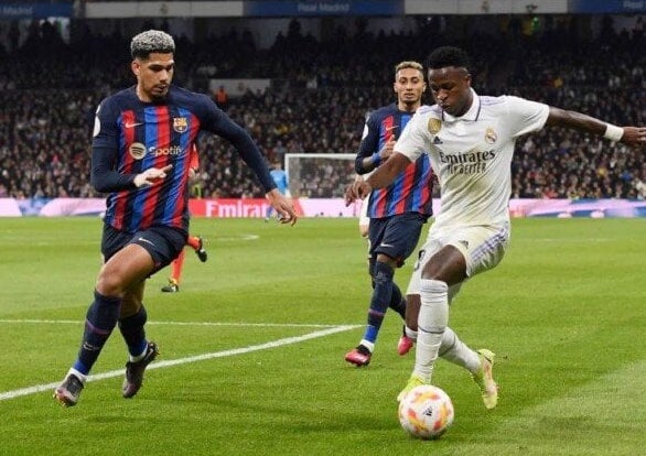 موعد مباراتي برشلونة وريال مدريد في ختام الدوري الإسباني