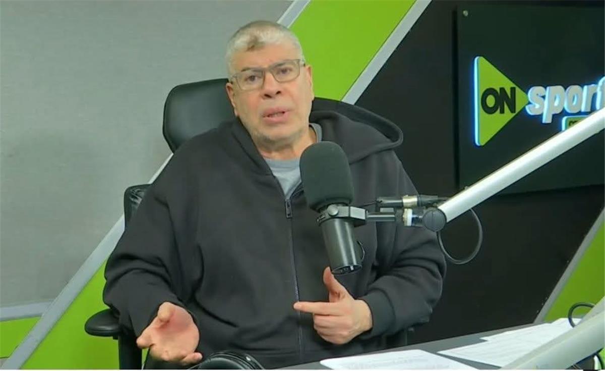 شوبير: كامويش أفشل صفقة في تاريخ الأهلي من جميع الجوانب