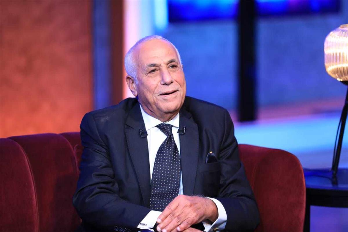 حسين لبيب يحسم موقف معتمد جمال وبيع نجوم الزمالك