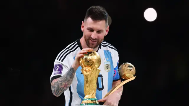 ميسي يبلغ 39 عامًا وهو على عرش أرقام كأس العالم