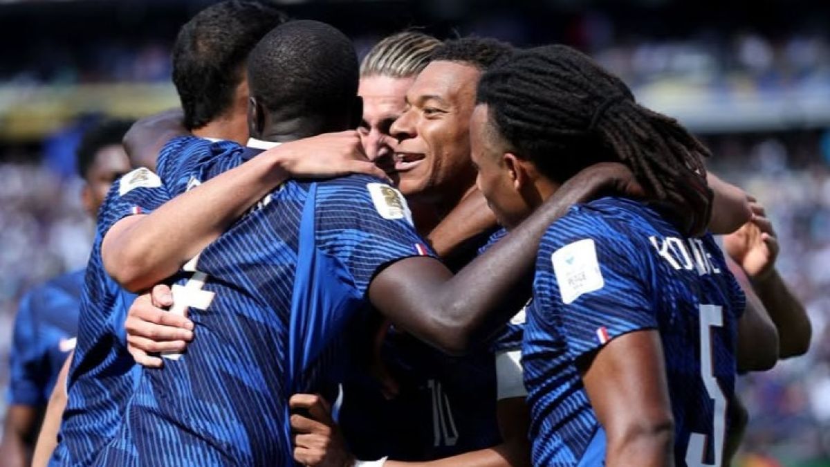 France show unfamiliar side to survive Paraguay test