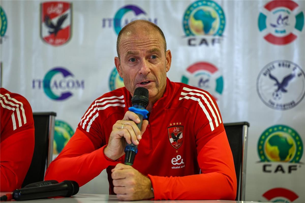 شوبير يلمّح لرحيل جراديشار بعد قرار توروب.. ومهاجم جديد يقترب