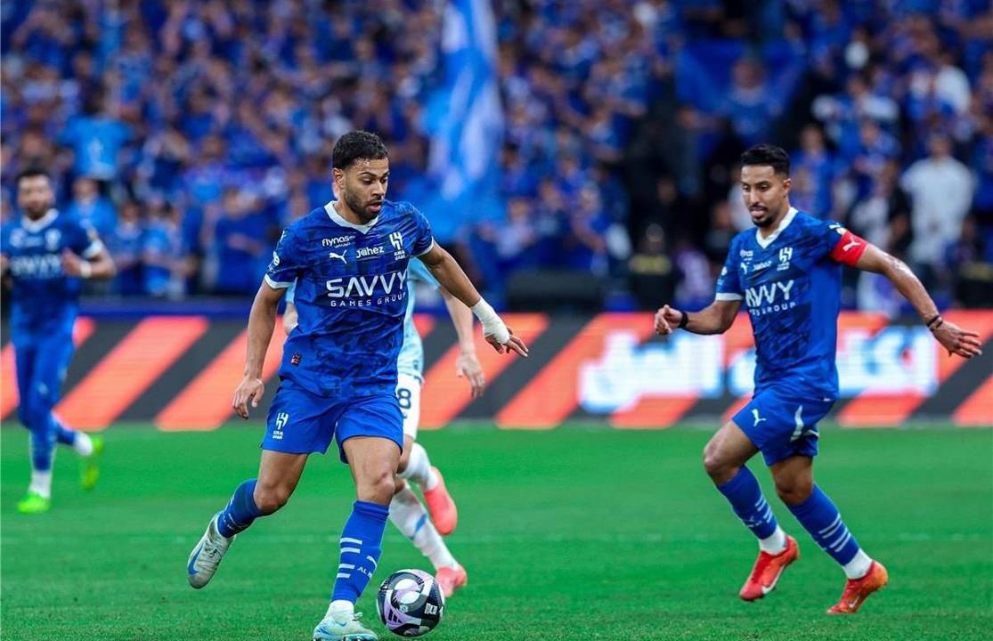 مواجهتان ناريتان اليوم: الهلال أمام الأهلي والرياض يختبر قوة النصر