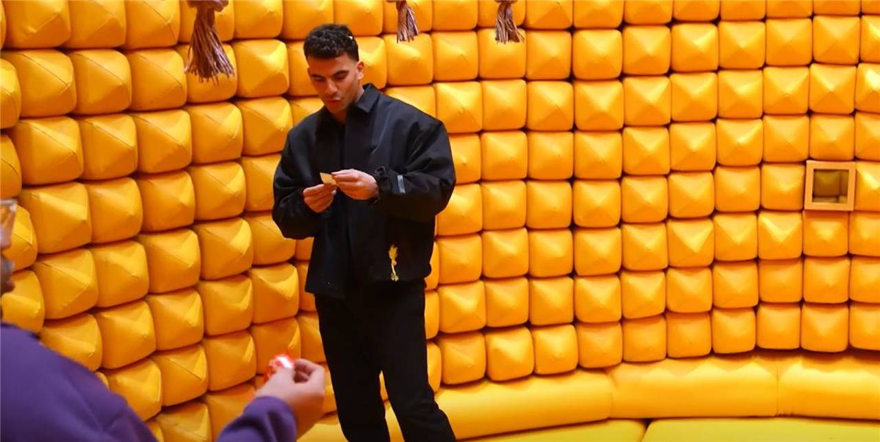 زيزو يضع ثلاثي الأهلي في الصدارة ويعلن قيمة عقده “الحقيقية”