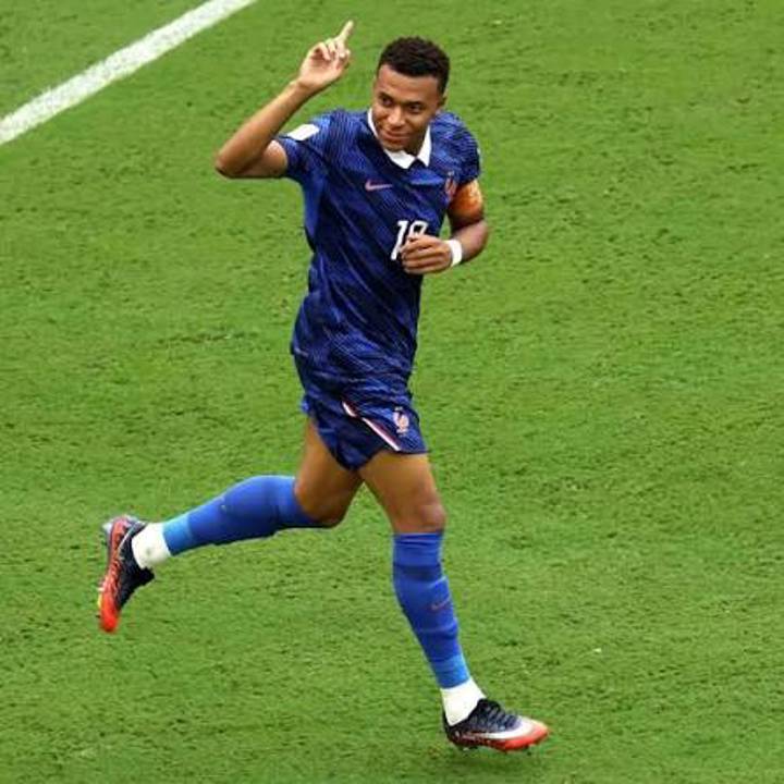 مبابي يصبح الهداف التاريخي لكأس العالم رغم خسارة فرنسا