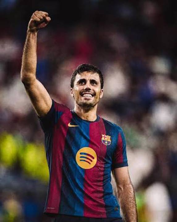 تقارير: مانشستر سيتي يقبل عرض برشلونة لضم رودري