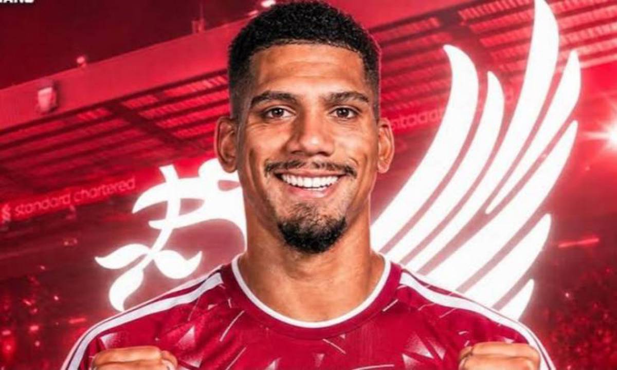 ليفربول يضم رونالد أراوخو معارًا من برشلونة لموسم كامل