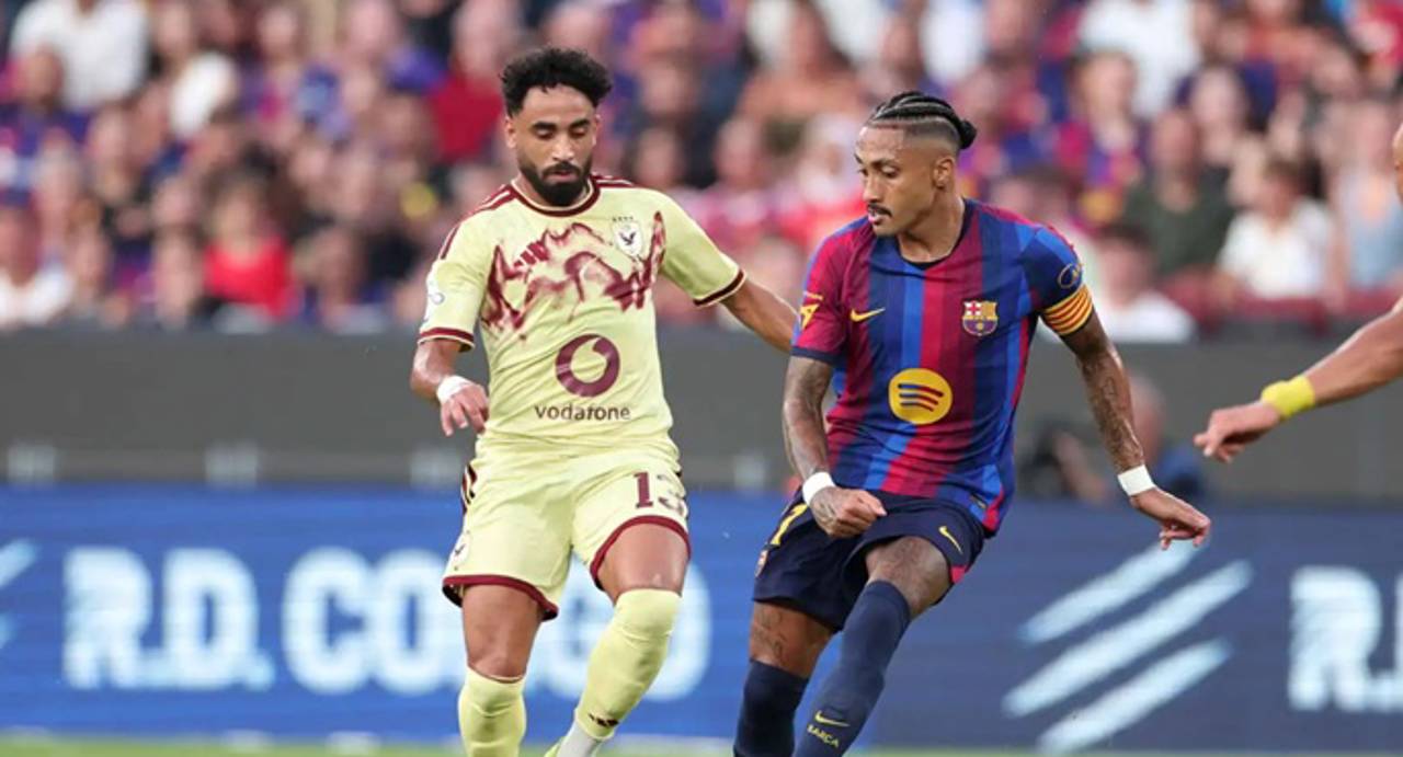 برشلونة يهزم الأهلي 2-1 ويتوج بكأس جوان جامبر